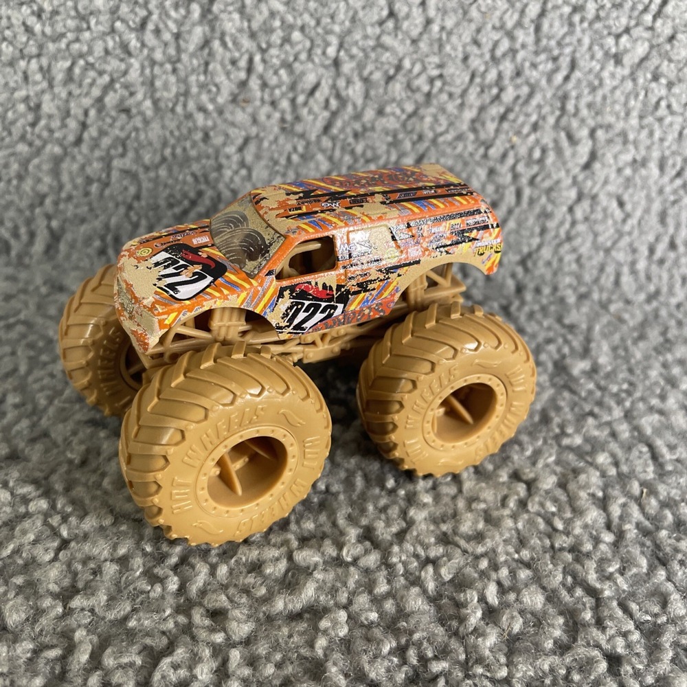 Hot Wheels‎ Monster Truck Town Hauler 1:64 Diecast Mattel Collectible
